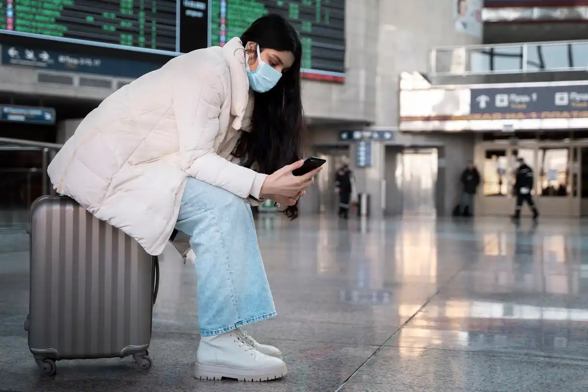 roaming at airport worry smartphone bill