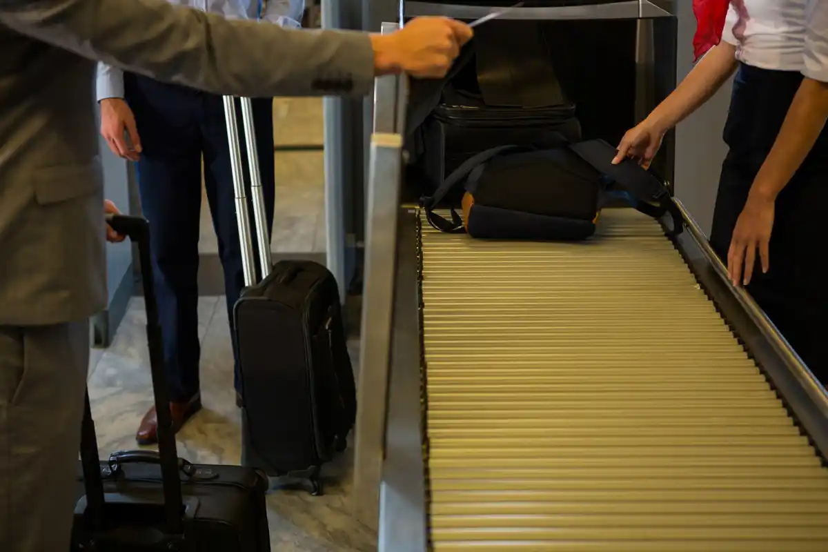 schiphol transfer security check luggage confused travelers