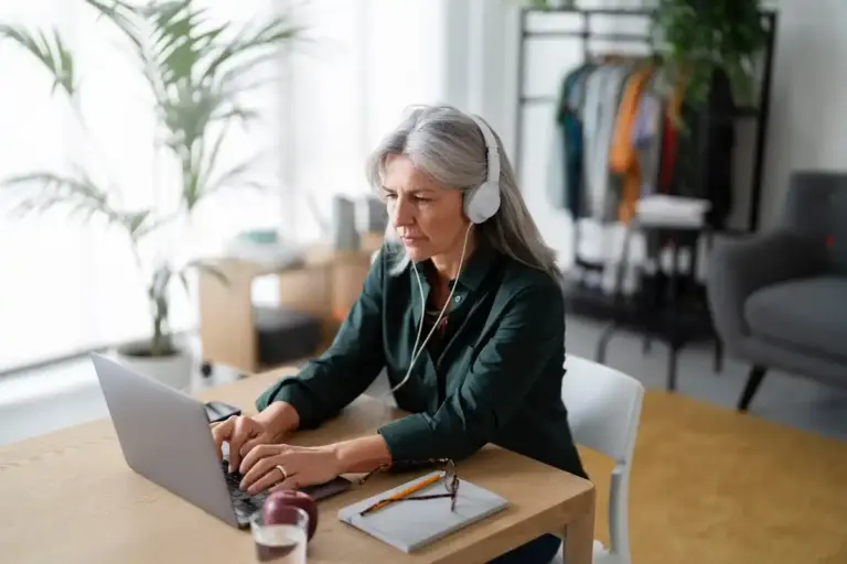 senior dutch productivity lifestyle home office
