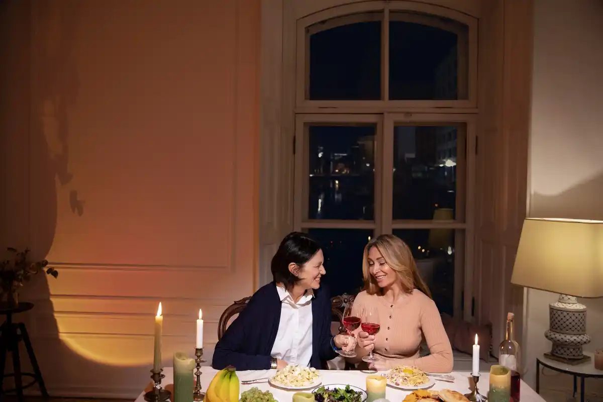 dutch couple dinner silence intimacy