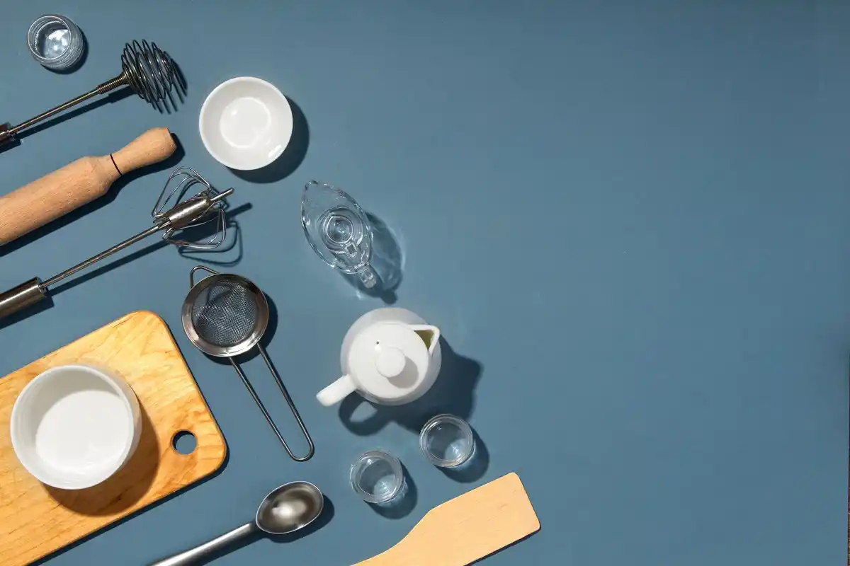 simple kitchen utensils flat lay dutch style