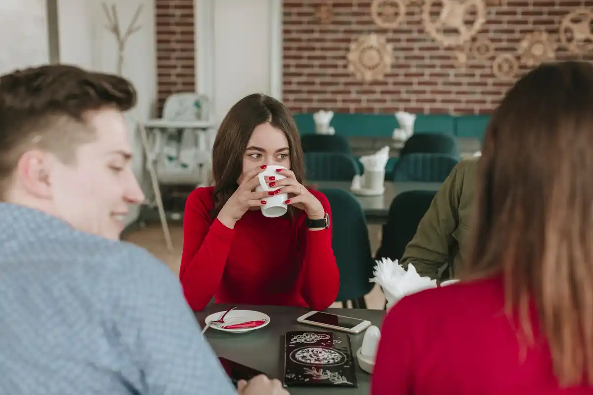 awkward first date silence cafe Netherlands
