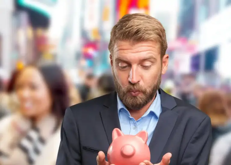 dutch man shocked at low savings statement