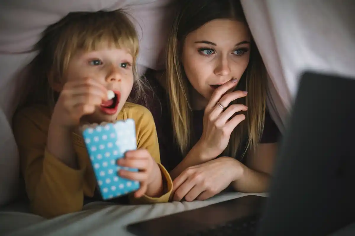 slow wifi frustration dutch family