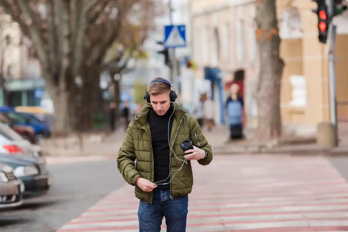 phone battery saving Dutch street urban