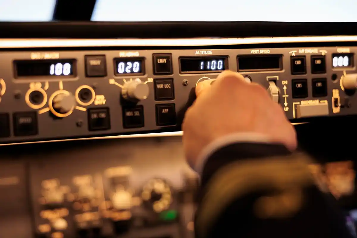 pilot warning airline passenger breaking flight rules inside airplane