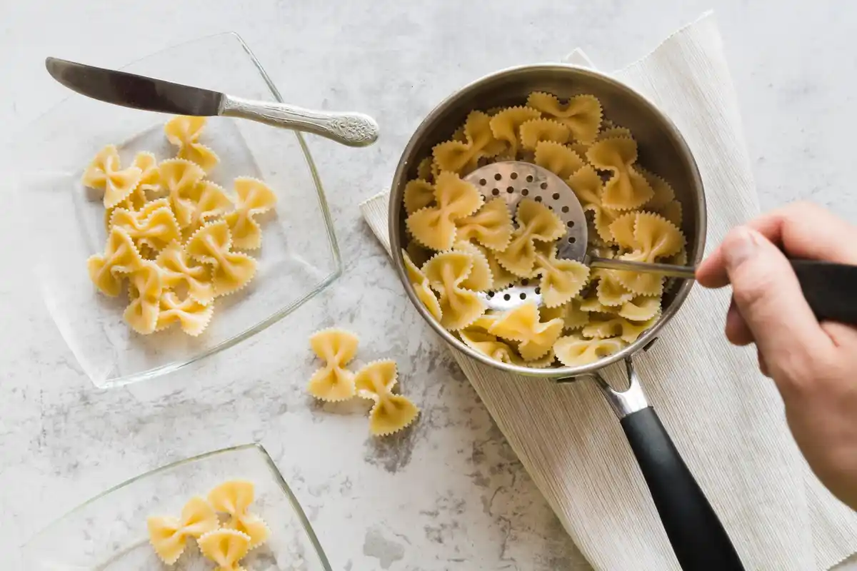 pasta not sticking in salted water Italian kitchen