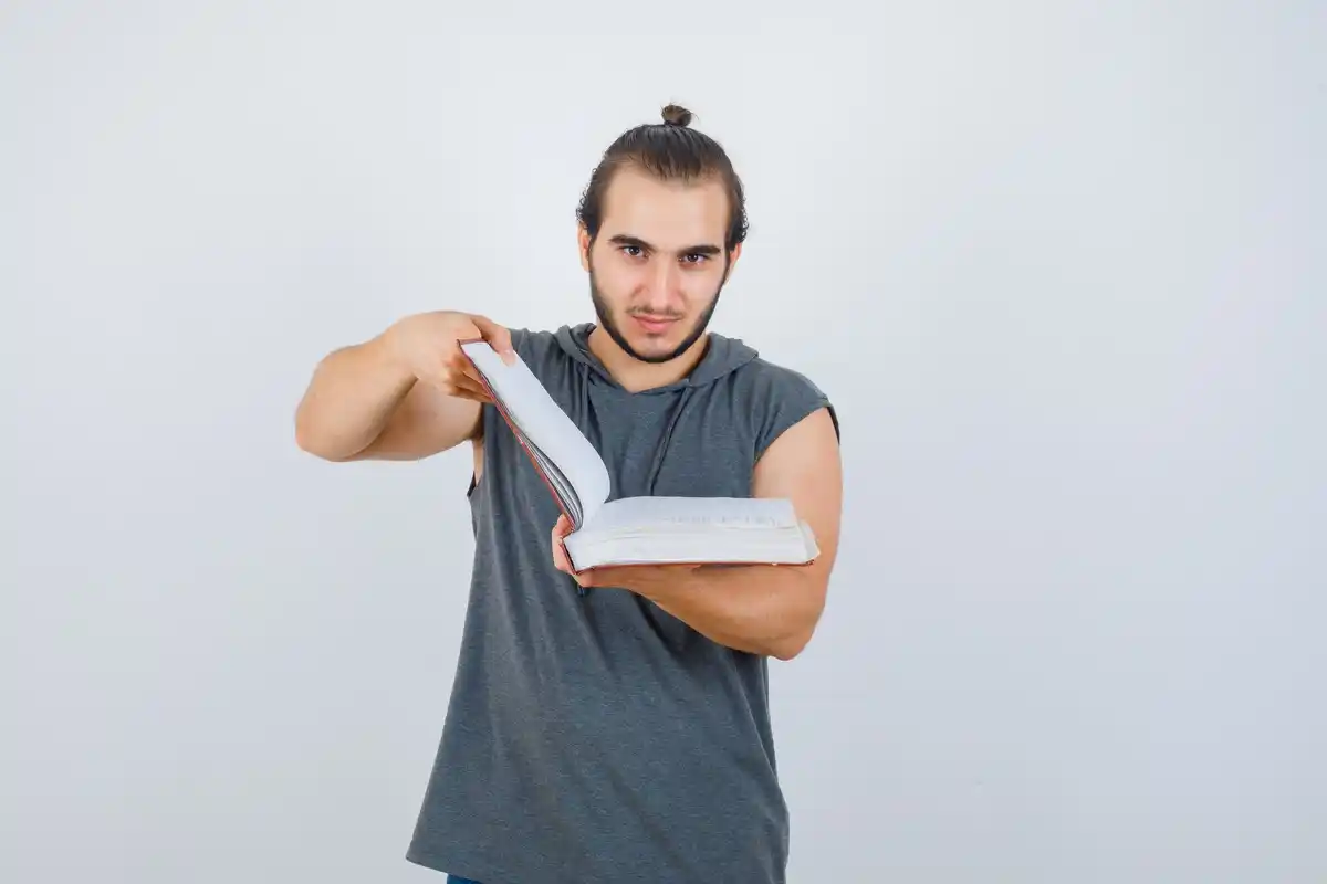 dutch student struggling with highlighted books