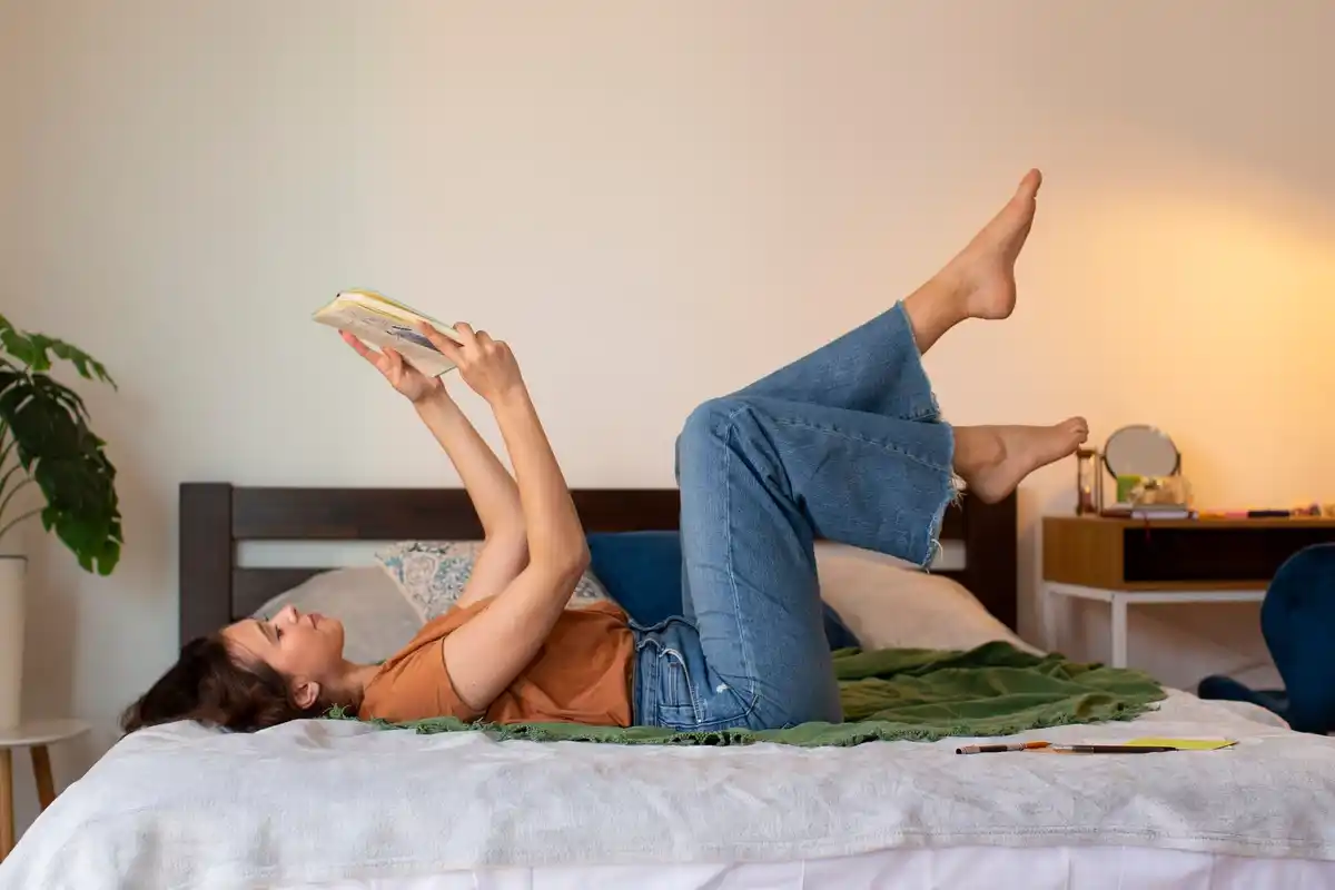 dutch evening sports routine comfortable bedroom