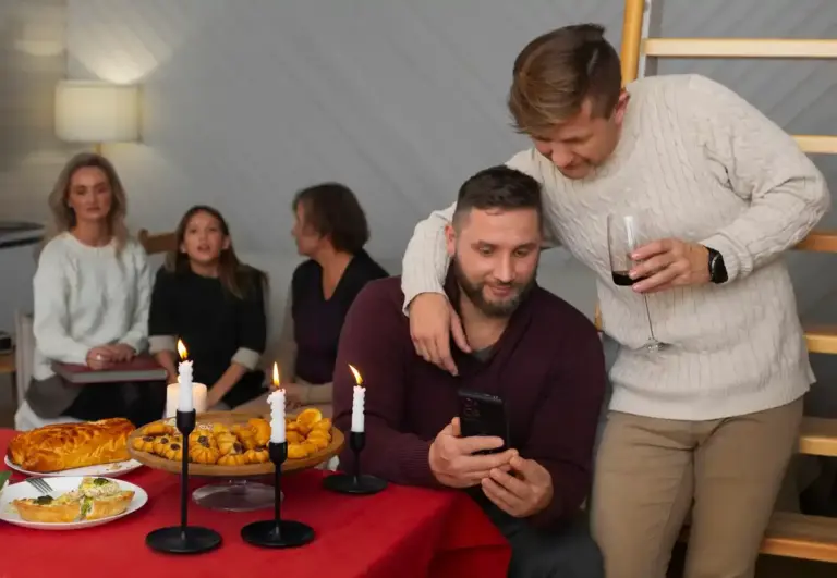 awkward social interaction Dutch party
