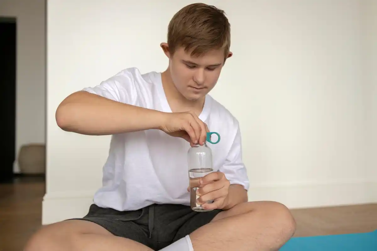 young people hydration study desk water bottle