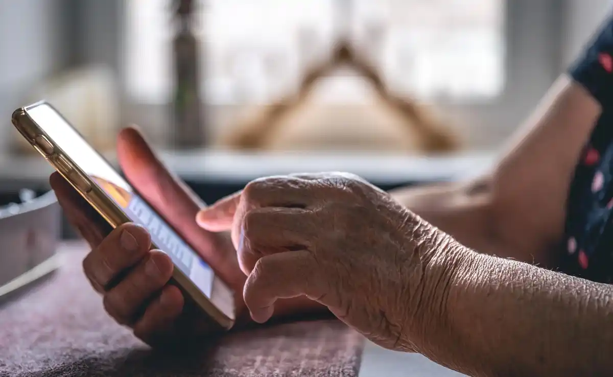 old smartphone used as home security camera