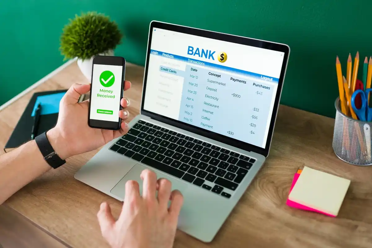 bank app close up savings automation netherlands