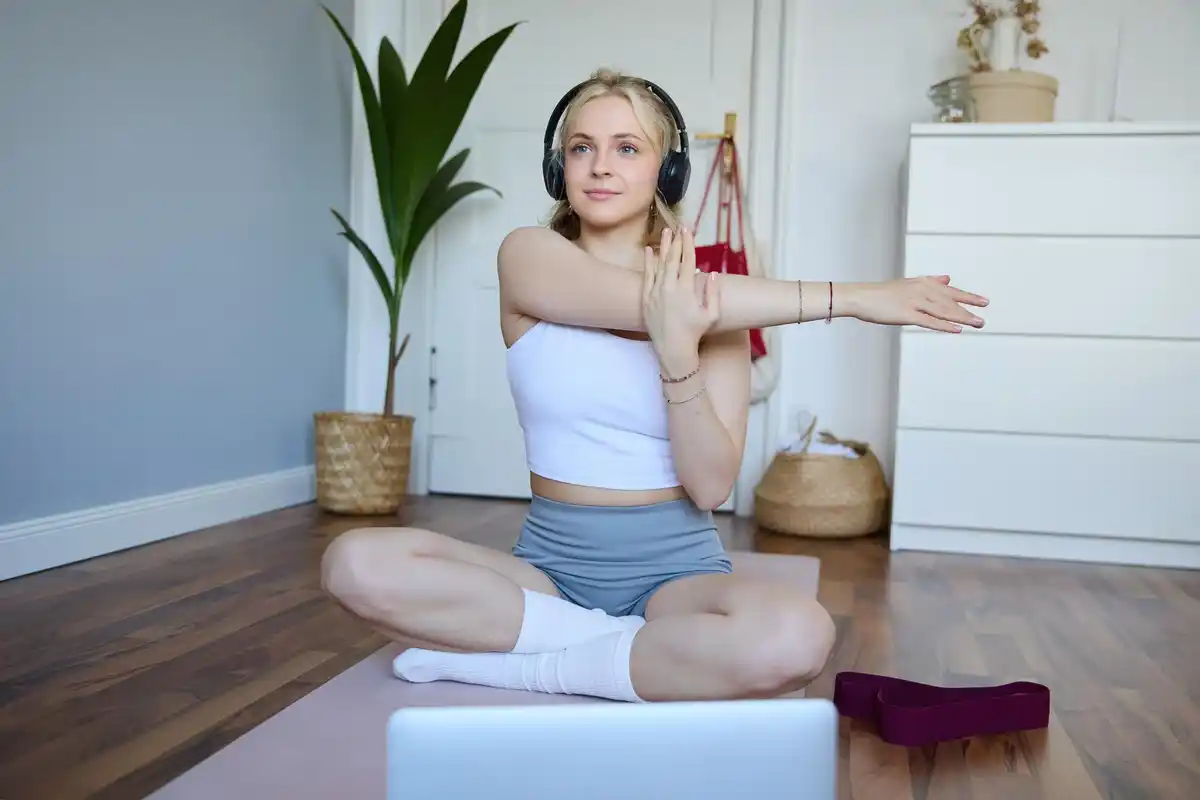 proper stretching safe for joints Dutch yoga