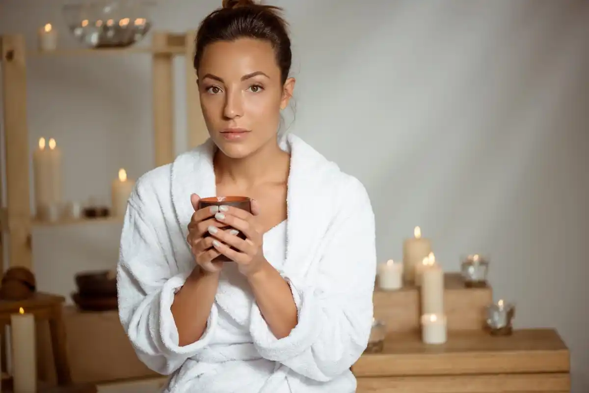 coffee grounds skincare dutch woman bathroom