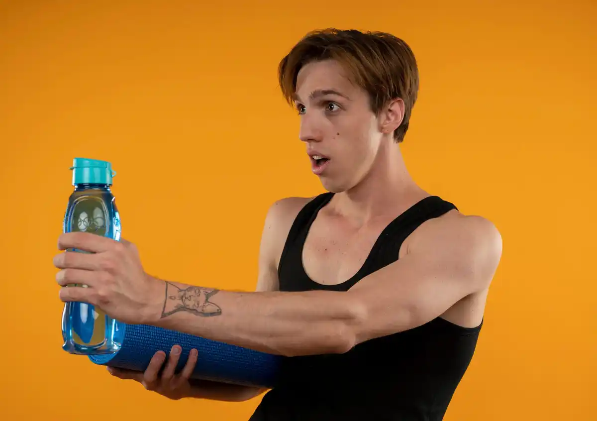 dutch homemade sports drink, athlete preparing drink, elektrolyten hydratatie