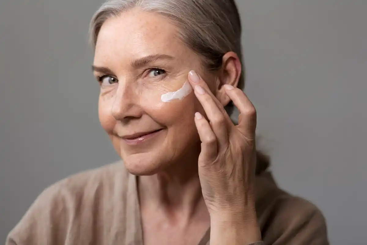 mature woman ceramide skincare Netherlands