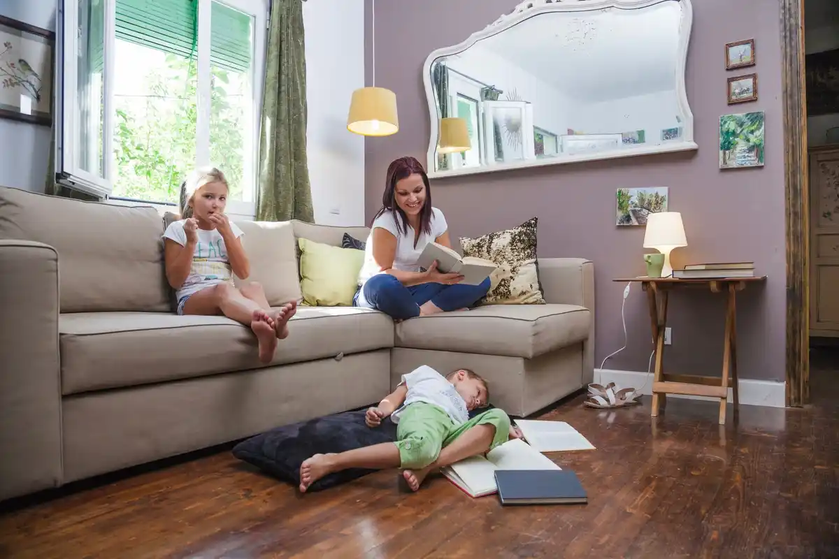 declutter minimalist family Dutch home