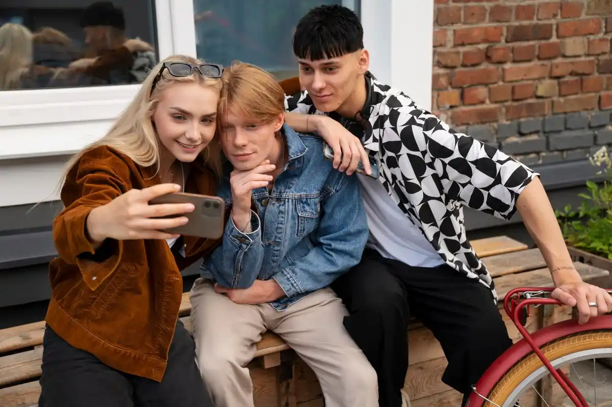 dutch youth spending money happiness instagram festival