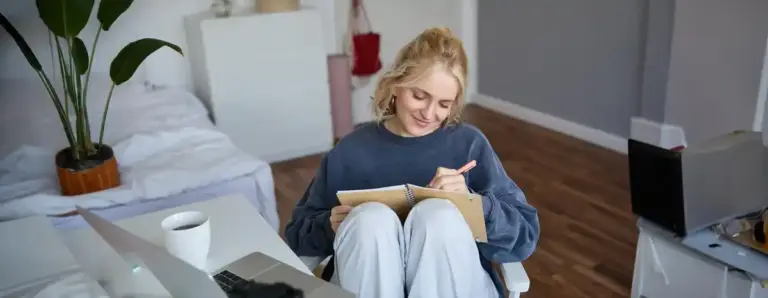 short daily learning habit Dutch adult study concept home