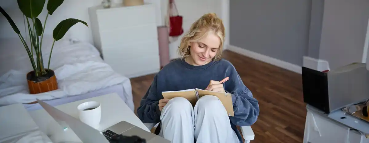 short daily learning habit Dutch adult study concept home