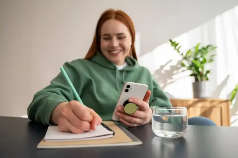 dutch Gen Z quick study session smartphone
