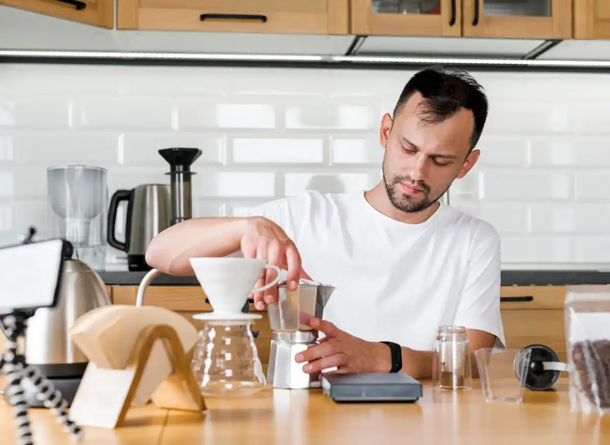 Dutch coffee filter cleaning smartphone