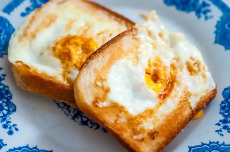 crispy fried egg on sourdough bread with kimchi, Dutch kitchen