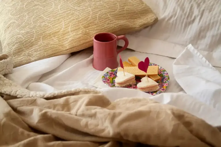 cold sleeping trend Dutch bedroom