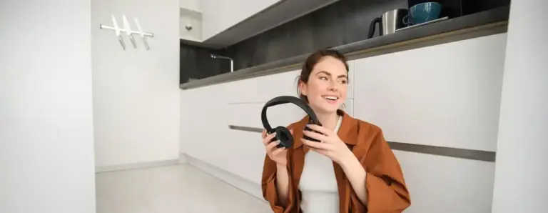 headphones life hacks smart unusual use Dutch home