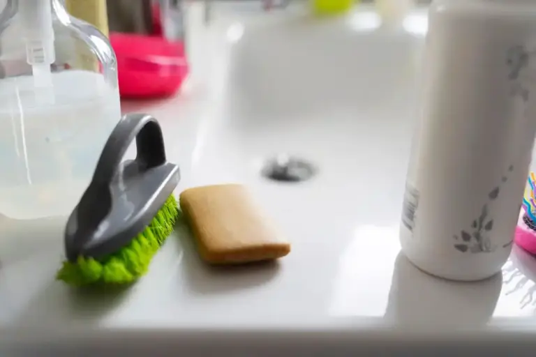 dirty bathroom cleaning mistakes Netherlands
