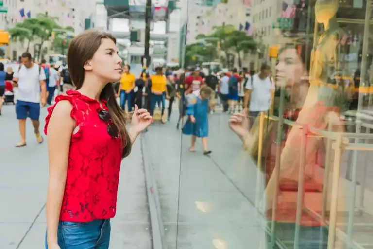 crowded instagram tourist spot disappointment