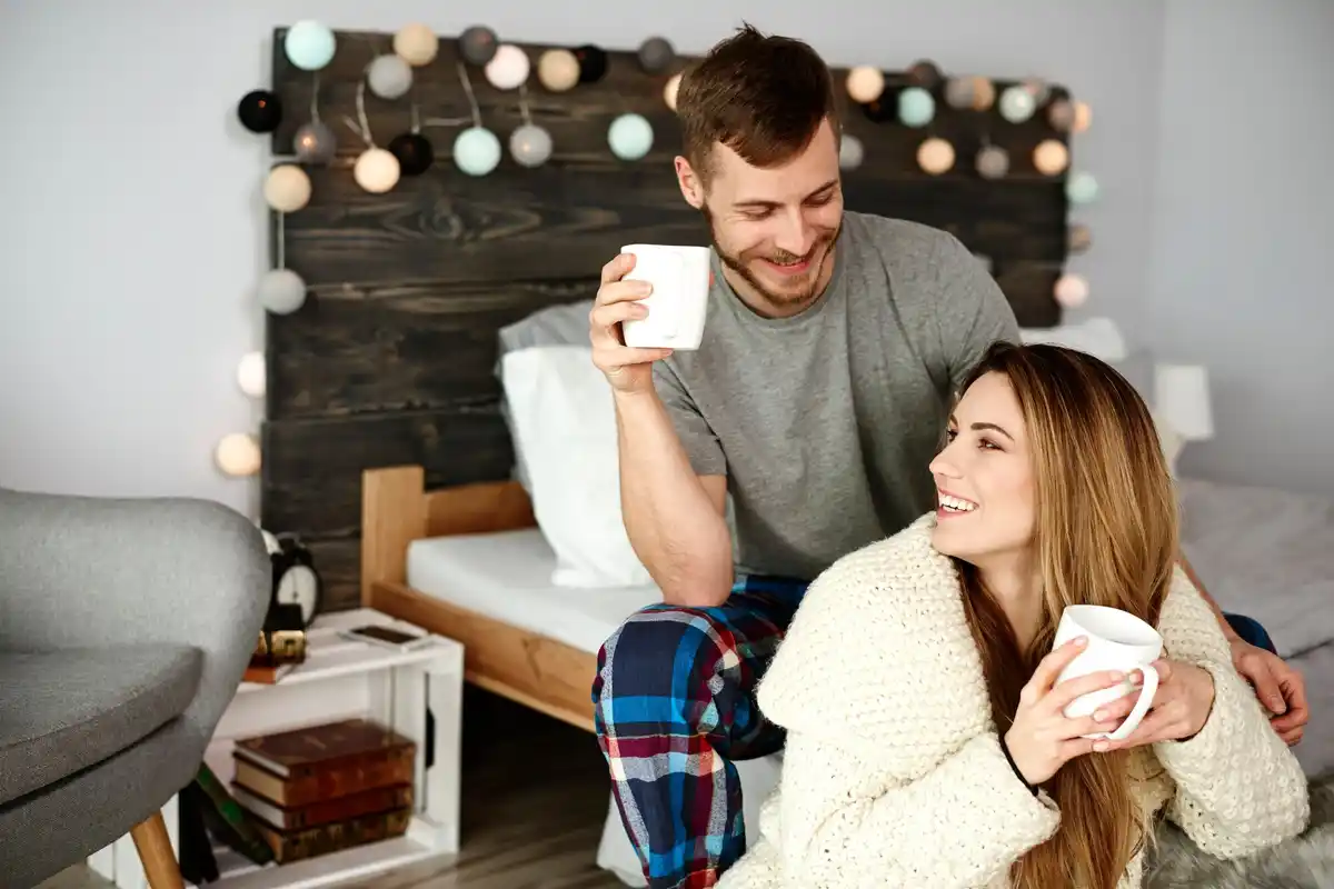 dutch couple casual home atmosphere