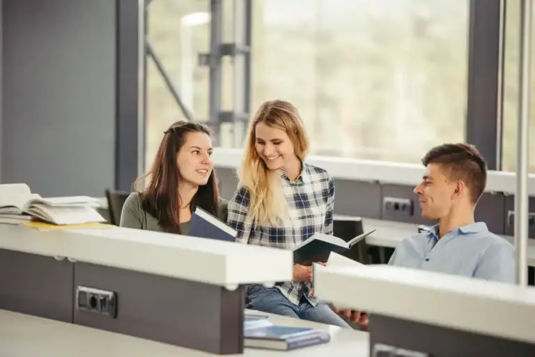 dutch students active recall study method modern classroom