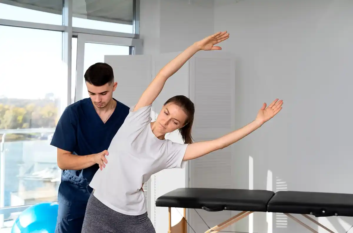 Dutch physiotherapist advising against popular stretching exercise