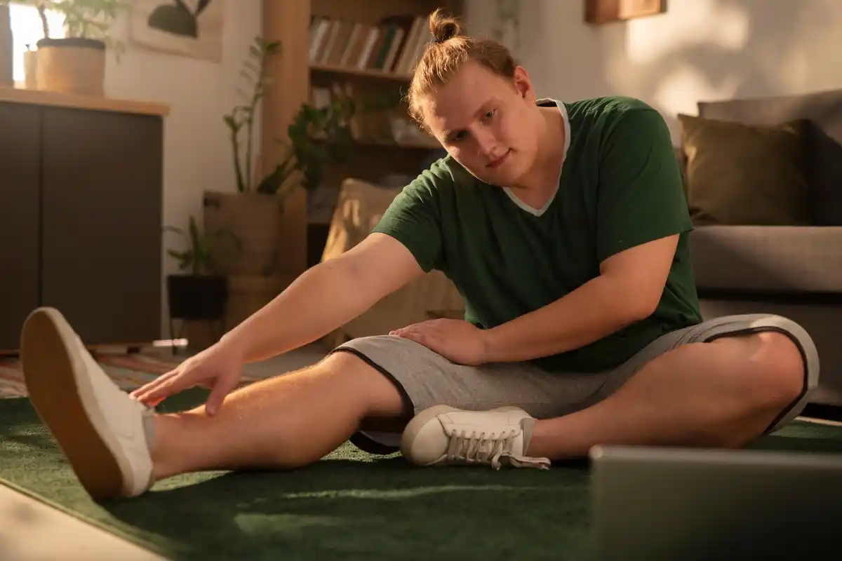 safe quad stretch exercise at home Dutch style