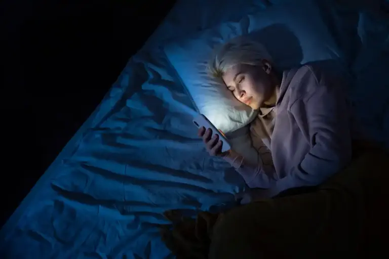 phone nightstand sleep blue light netherlands