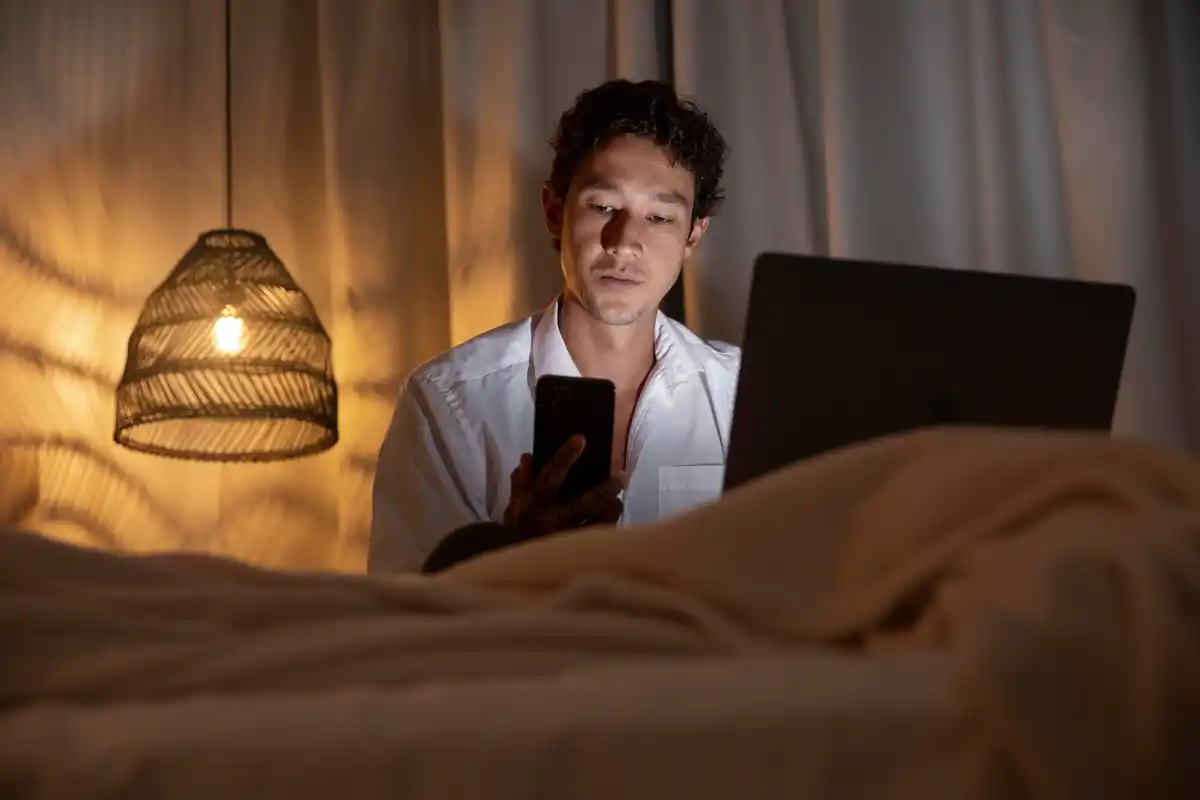 digital detox bedroom phone unplug night netherlands