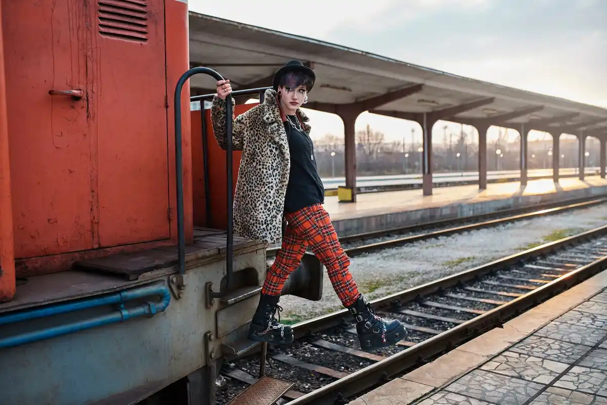 people commuting train station netherlands