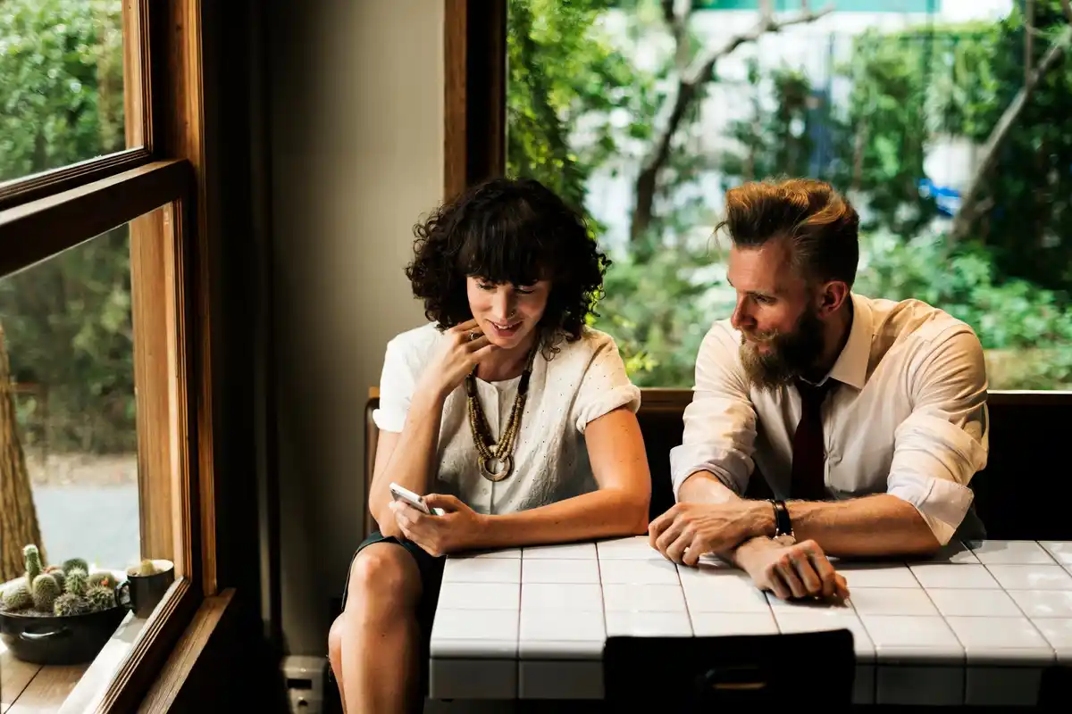 modern Dutch singles meeting offline