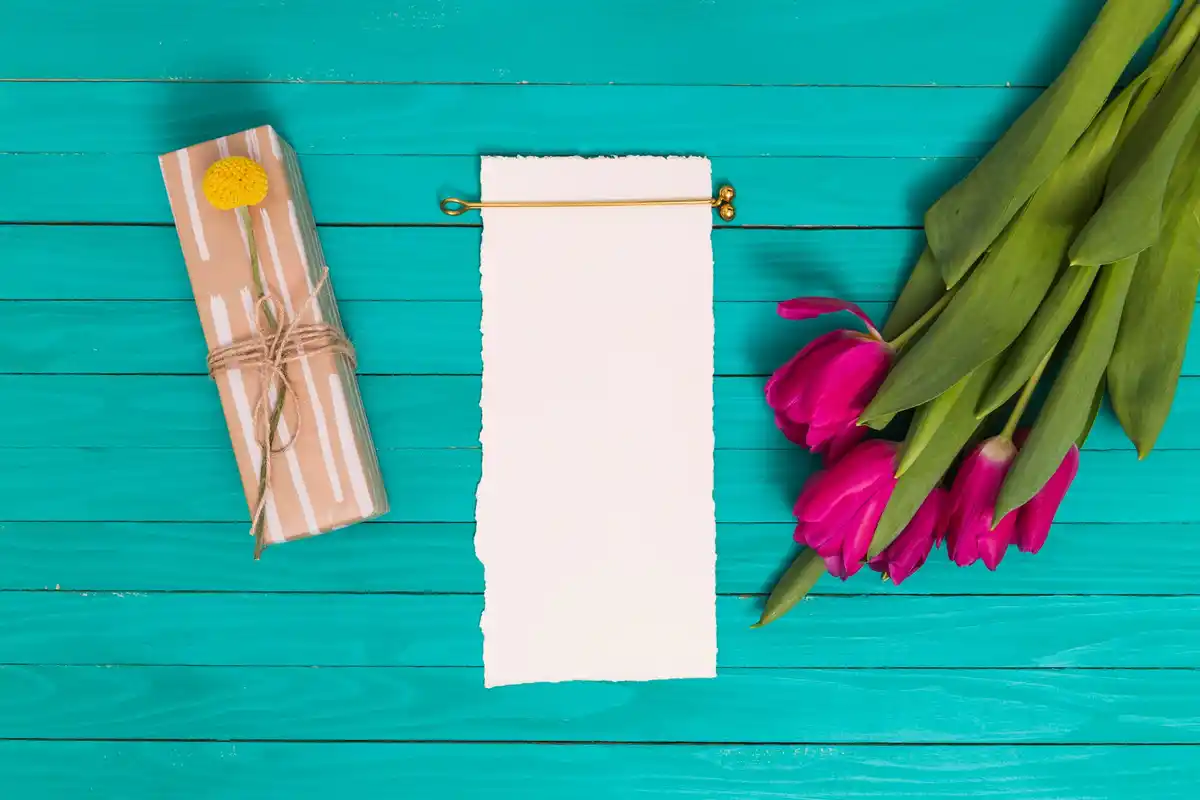 retro paper planner Dutch table