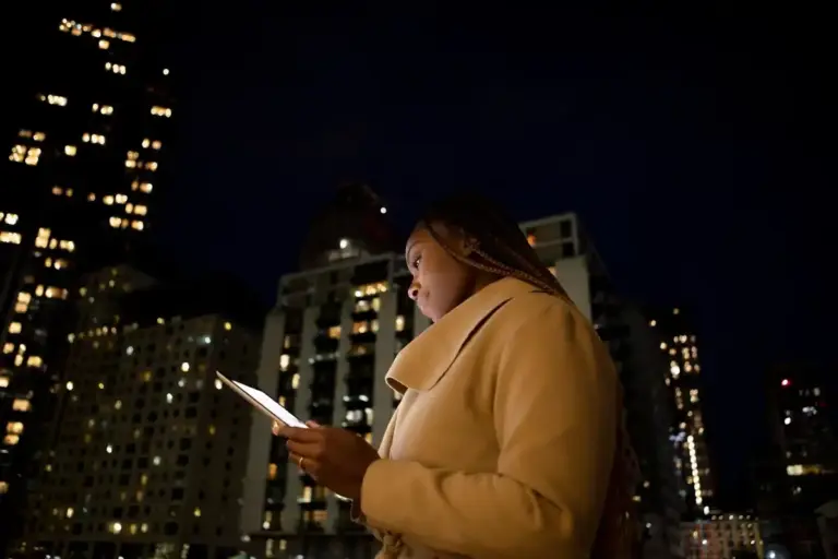 smartphone charging hazards night Netherlands