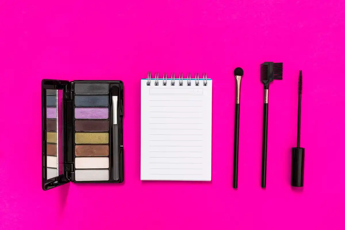 mascara wand reuse ideas
