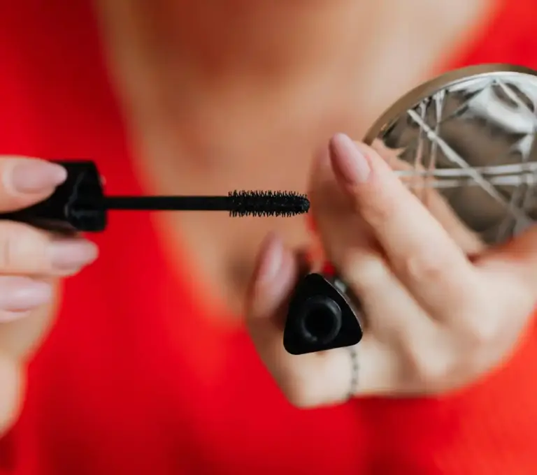 old mascara wand beauty hacks