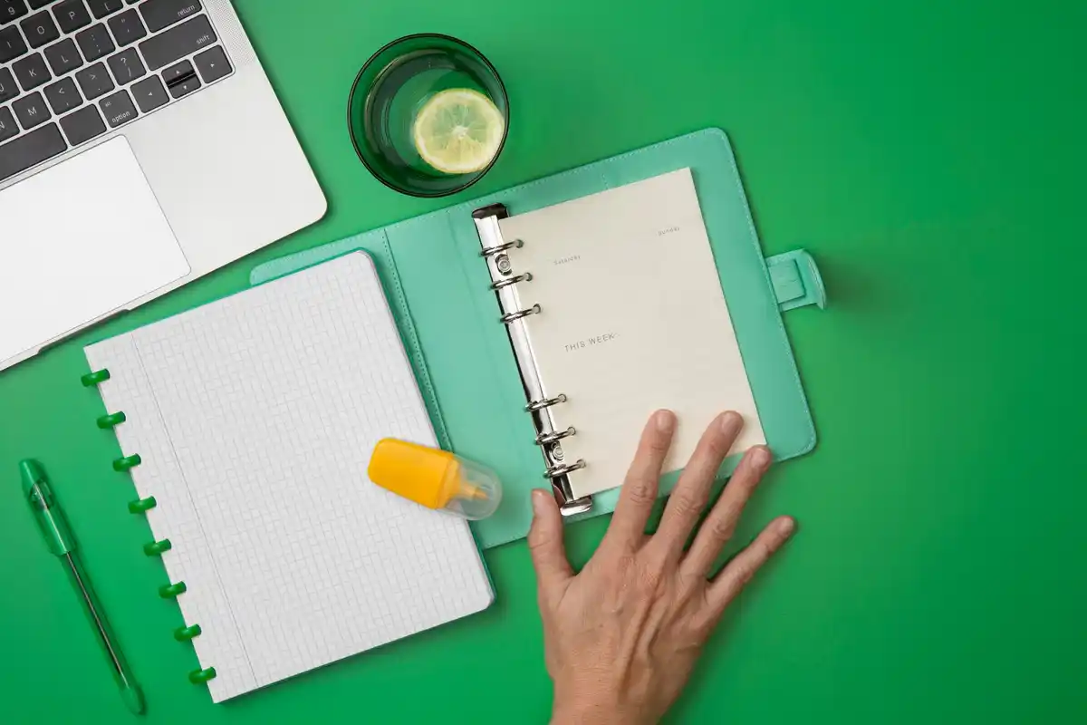 millennial minimalist planning no schedule dutch concept