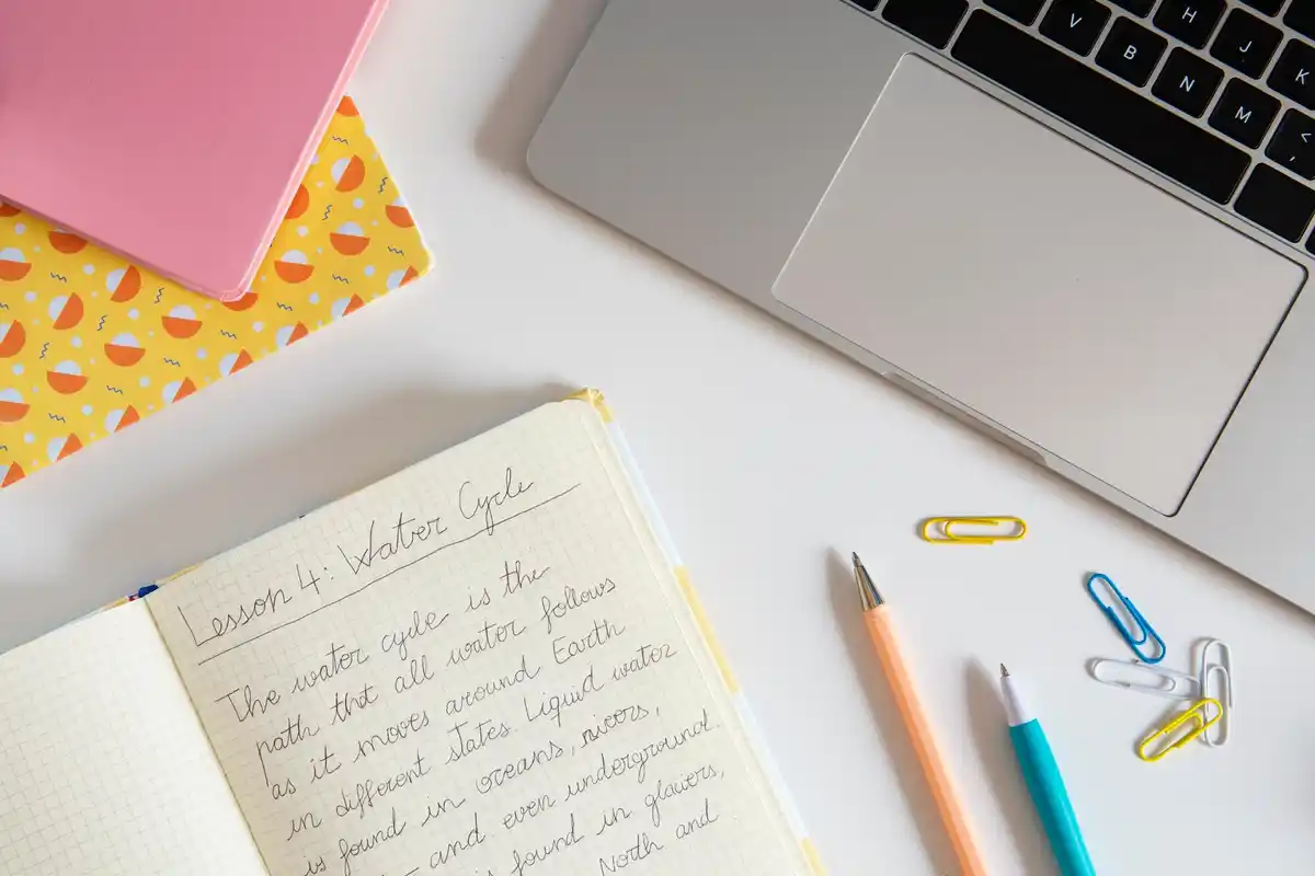 handwritten notes versus digital notes study desk