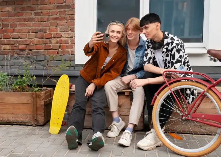 Dutch friends subtle manipulation illustration