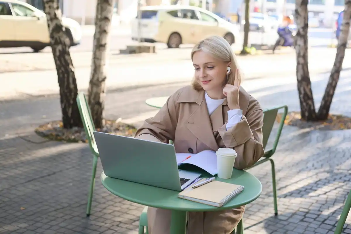 “dutch student studying at lunch break in city cafe”