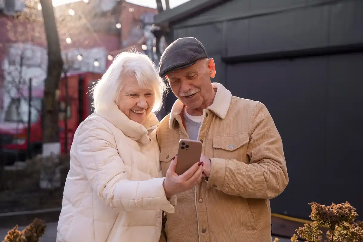 elderly couple backpacking europe budget