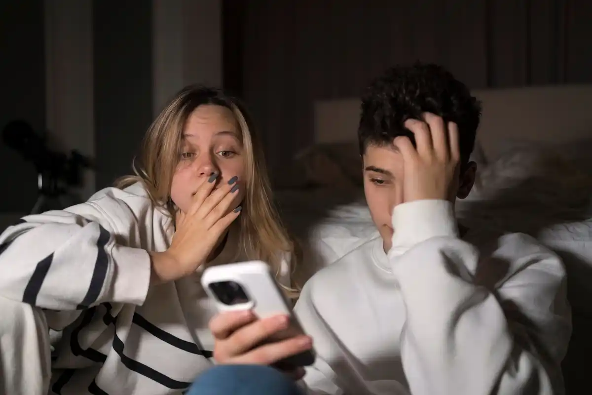 awkward silence online dating app screenshot